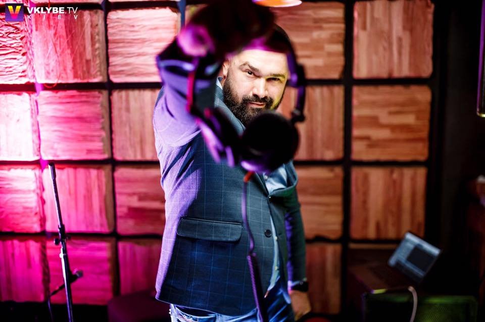 DJ Maksimor at live event in Minnesota